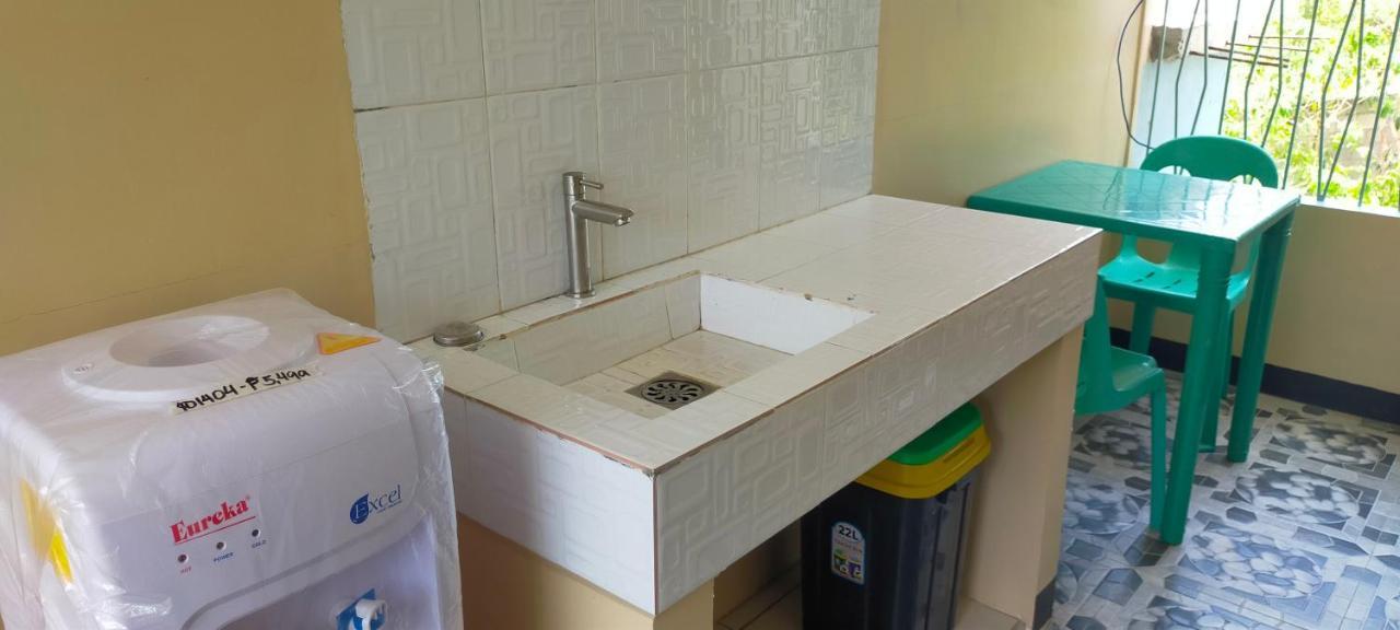 Havenly Guesthouse And Body Massage Spa 몰볼 외부 사진